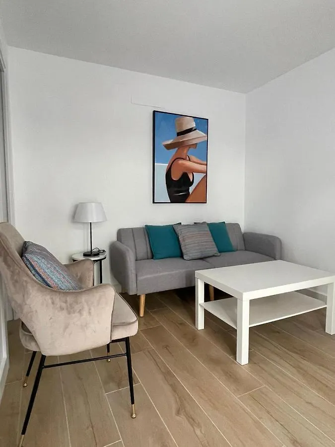 Apartamentos La Hormiga Deluxe Adra