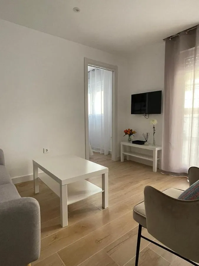 Apartamentos La Hormiga Deluxe Adra