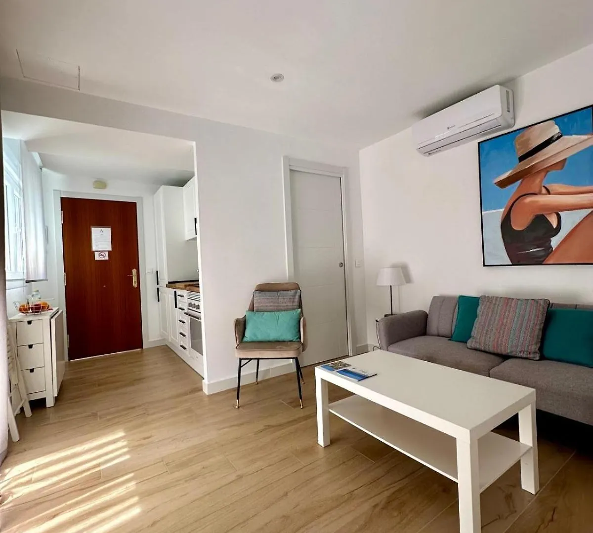 Apartamentos La Hormiga Deluxe Adra 0*,  Spain